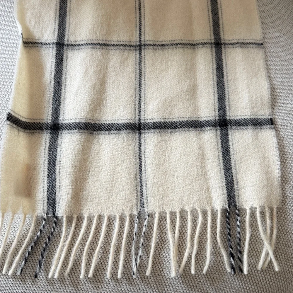 Stafford Lambswool Scarf - Cream and Black Plaid Pattern.